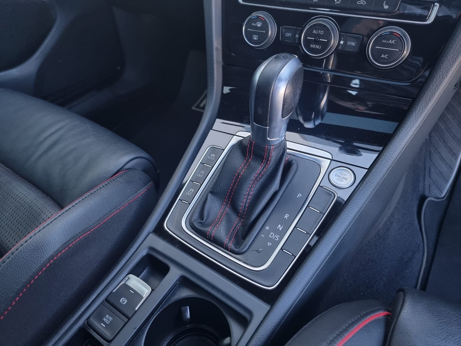 Volkswagen Golf GTI AUTO