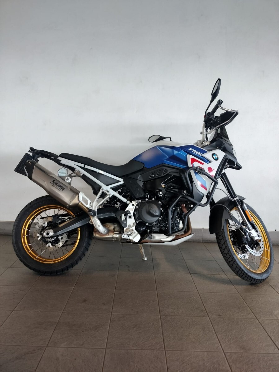 BMW F900 GS