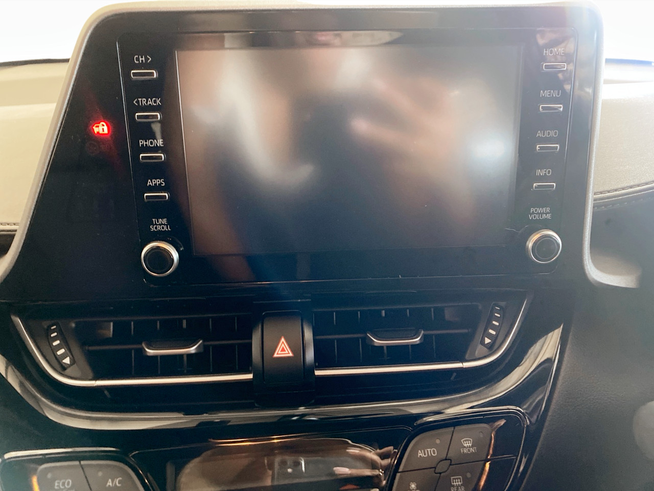 Toyota C-HR 1.2T PLUS AUTO