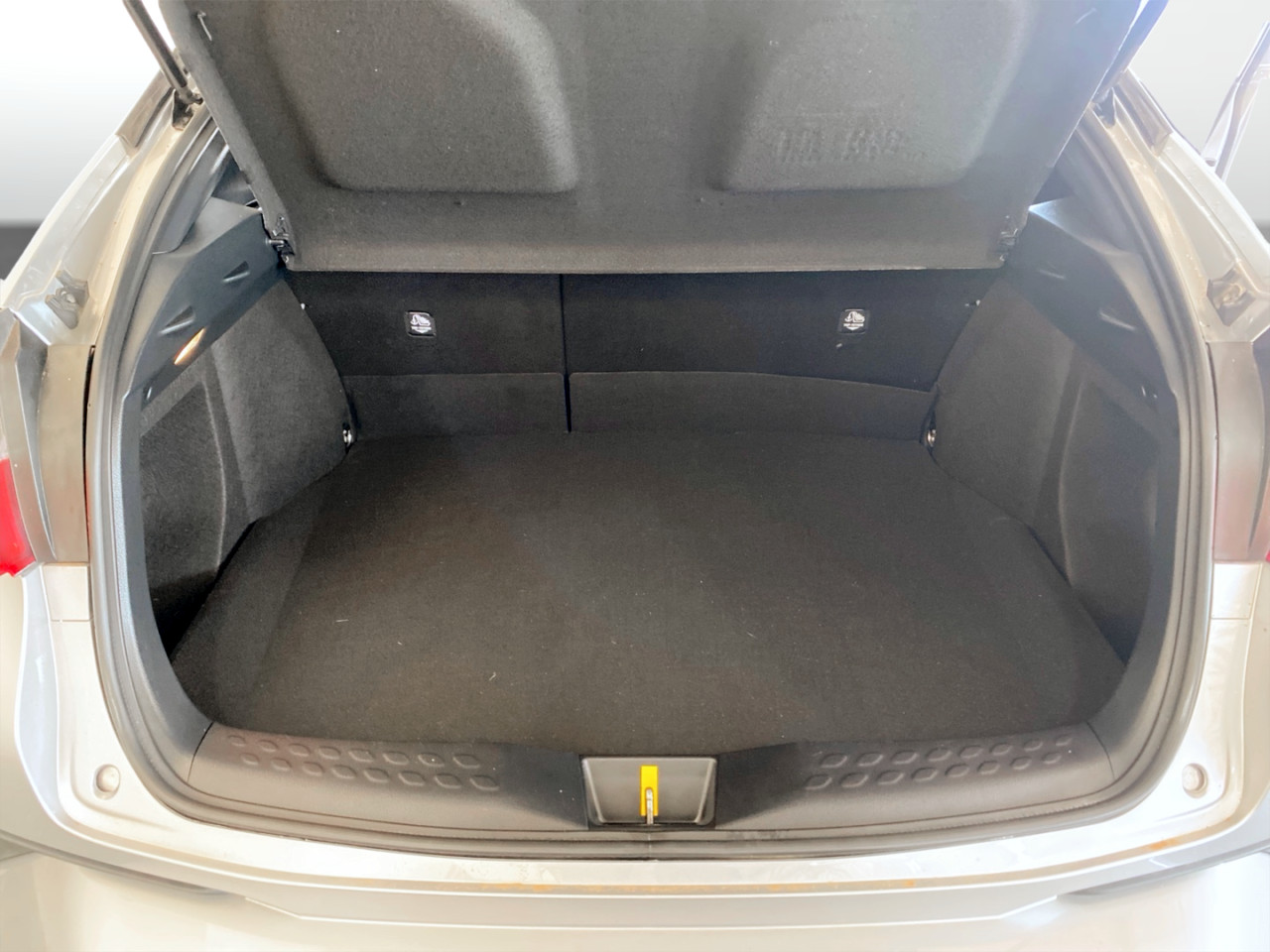 Toyota C-HR 1.2T PLUS AUTO