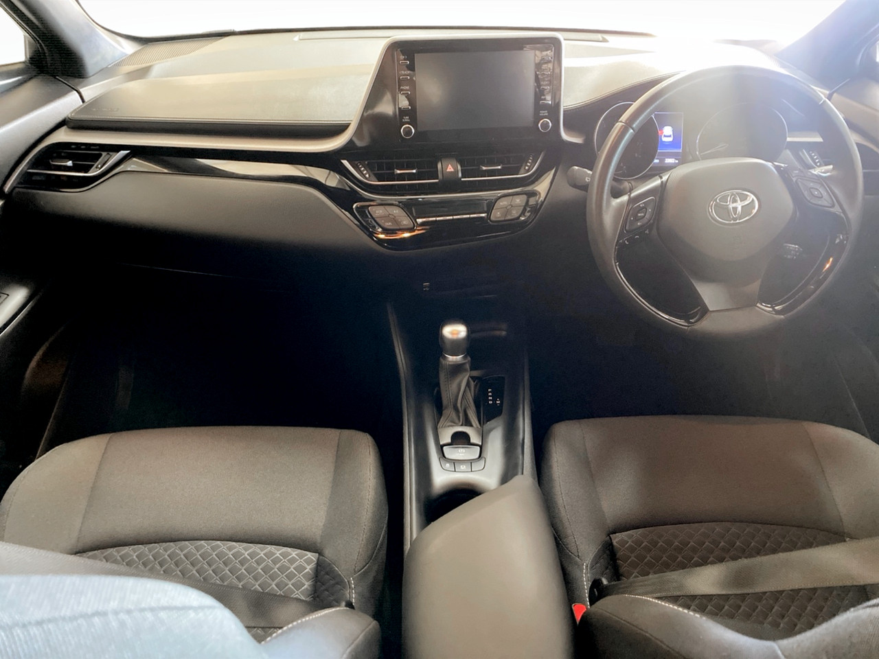 Toyota C-HR 1.2T PLUS AUTO