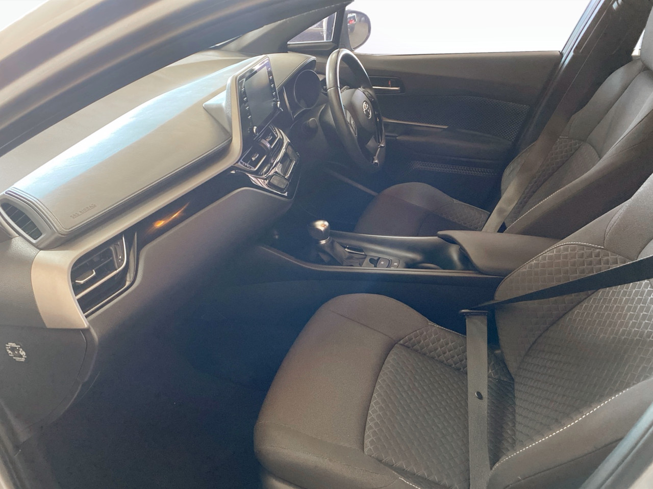Toyota C-HR 1.2T PLUS AUTO