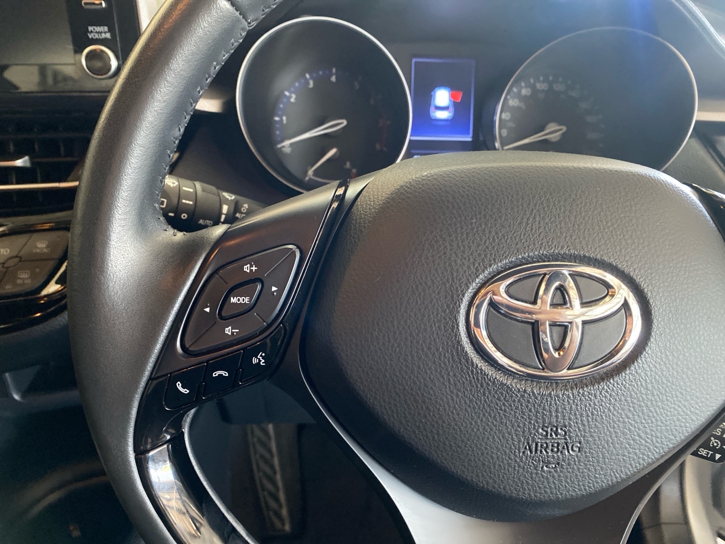Toyota C-HR 1.2T PLUS AUTO
