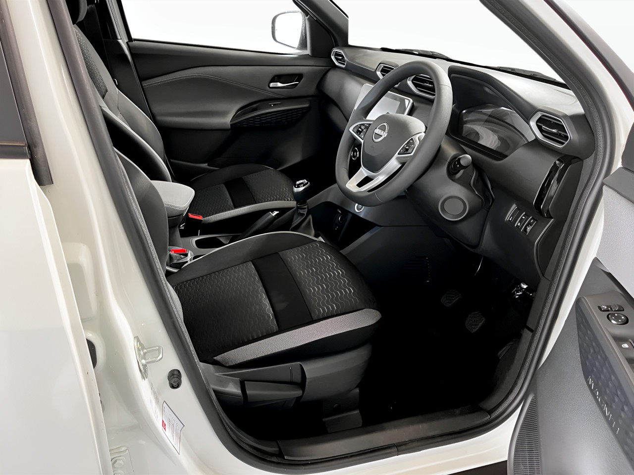 Nissan MAGNITE 1.0 ACENTA MANUAL
