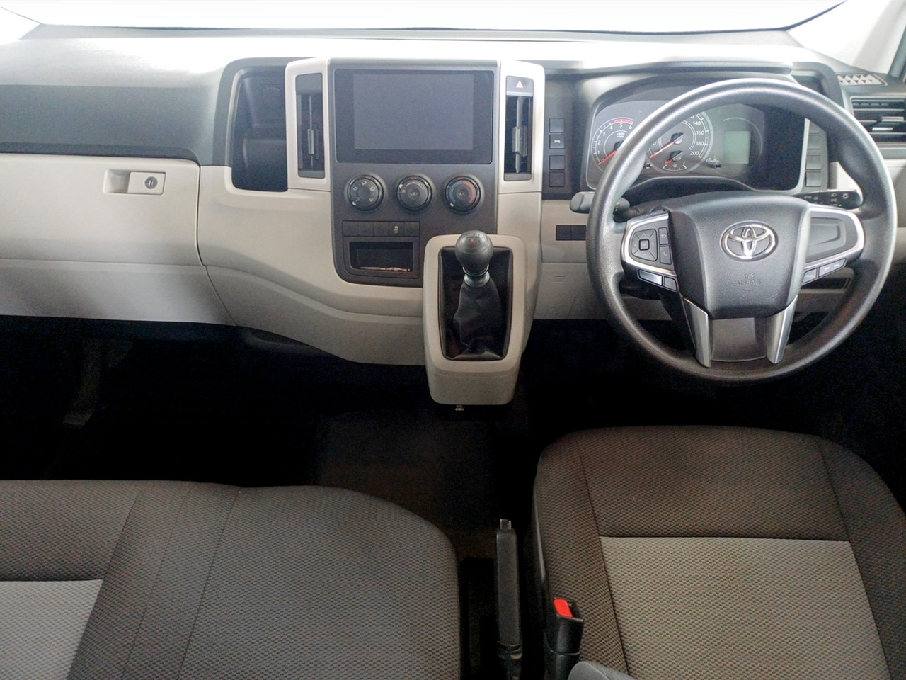 Toyota QUANTUM 2.8 SLWB PANEL VAN