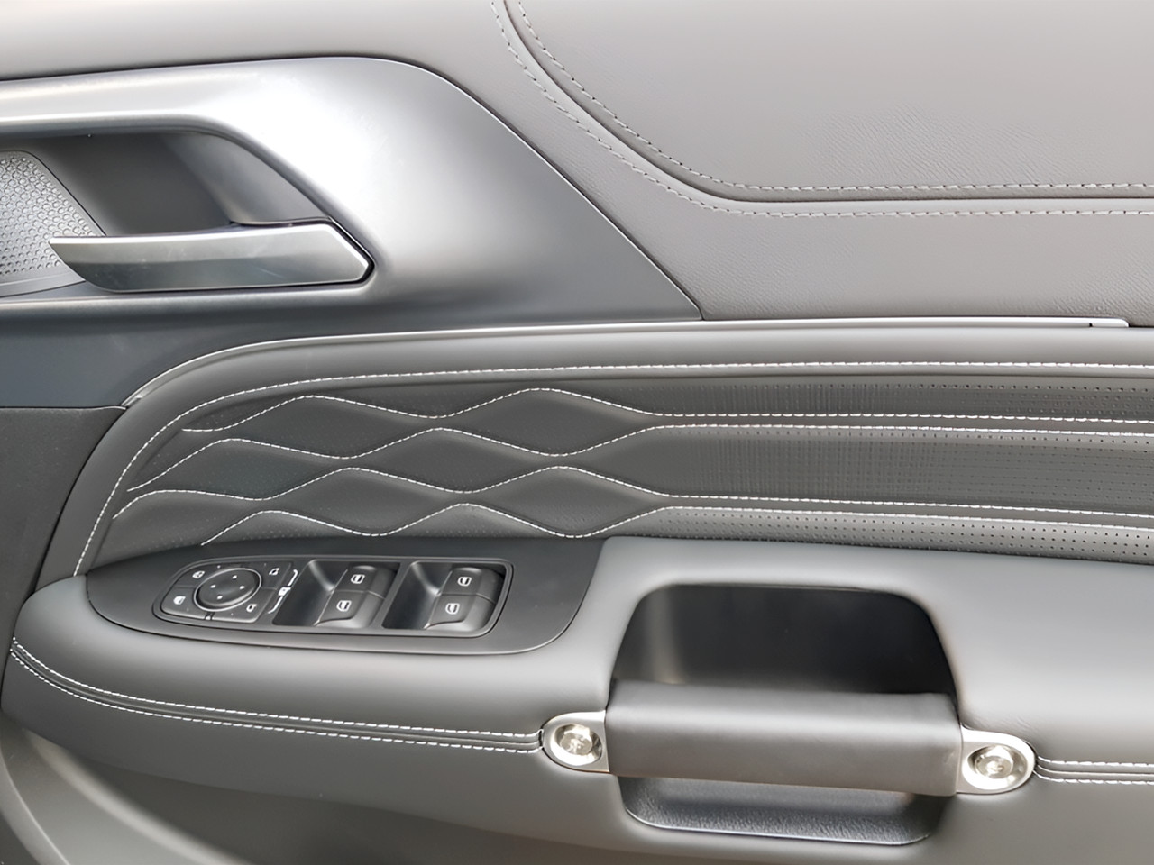 GWM TANK 300 2.4TD LUXURY A/T