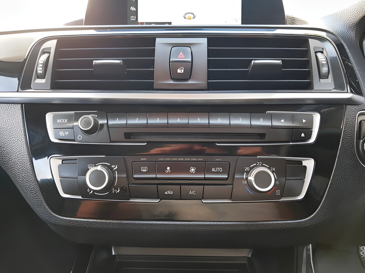 BMW 1 Series 118i 5-door auto