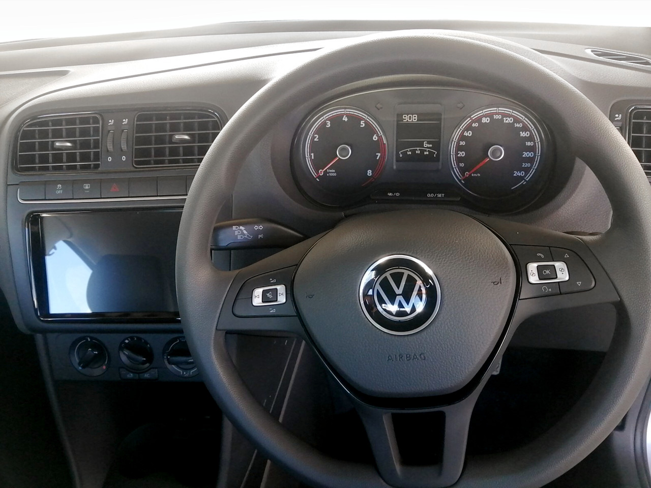 Volkswagen POLO VIVO HATCH 1.4