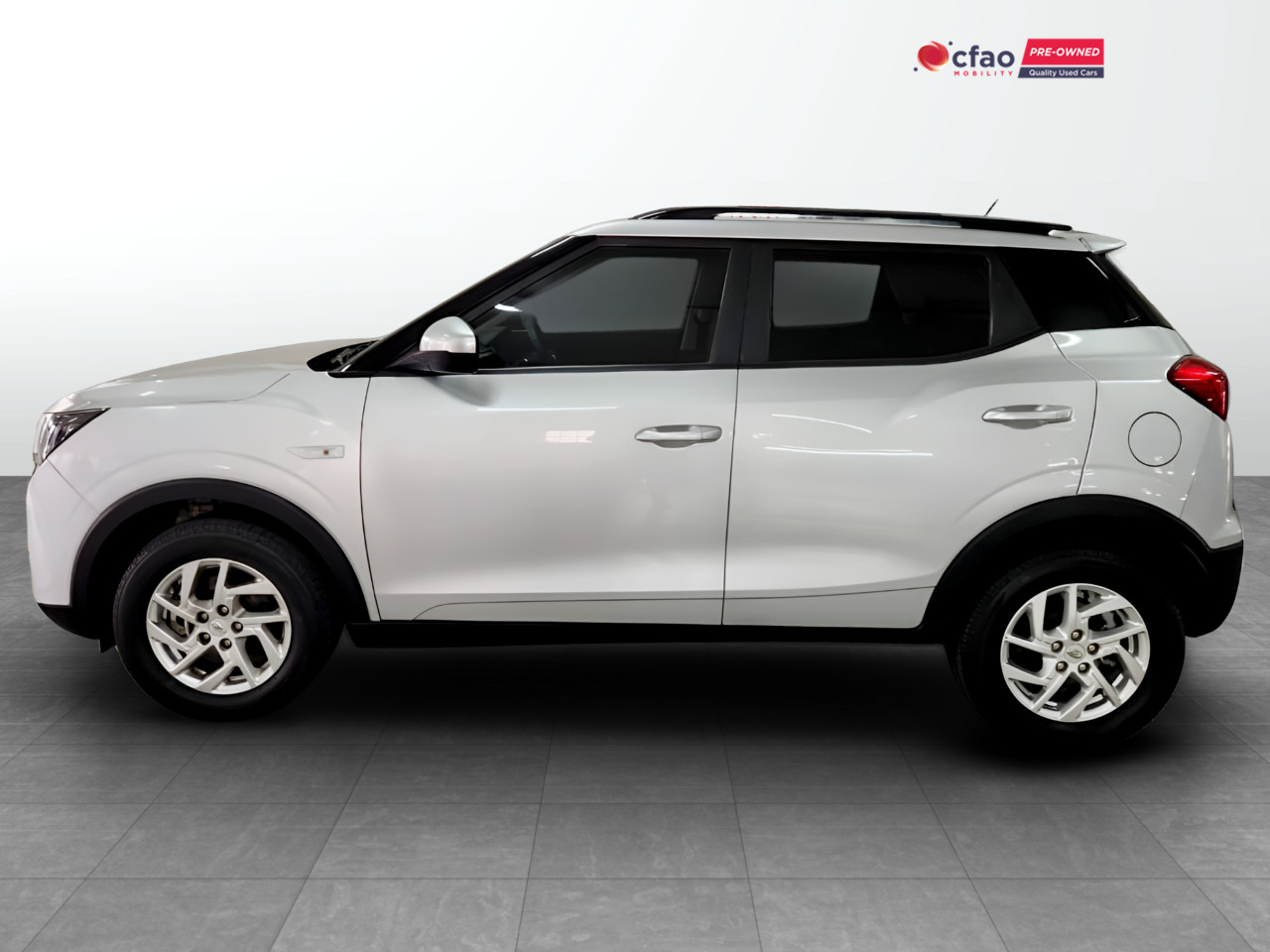 Mahindra XUV300 1.2T W6