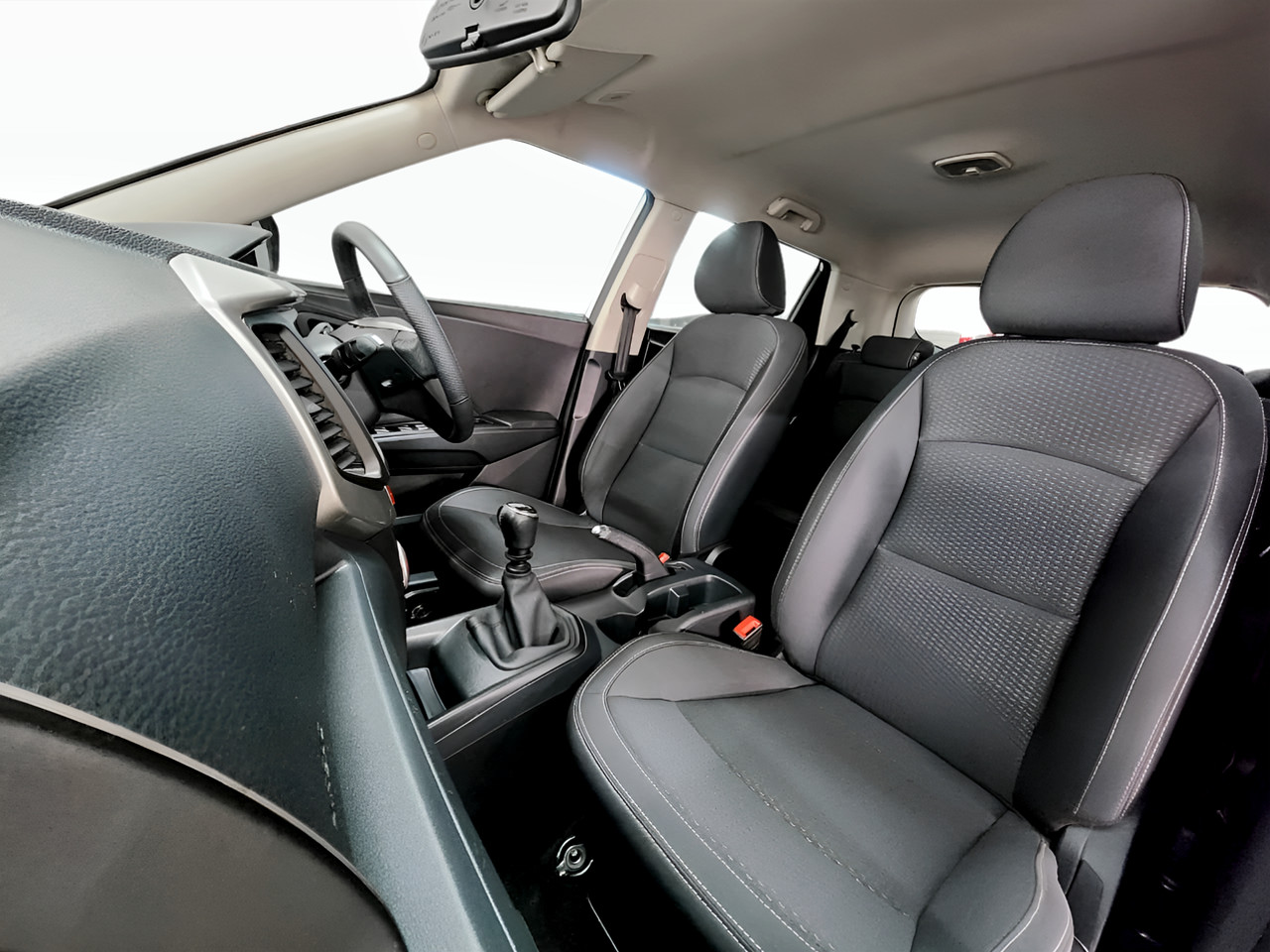 Mahindra XUV300 1.2T W6
