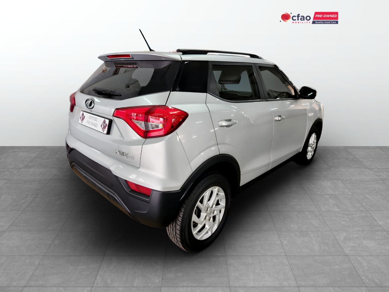 Mahindra XUV300 1.2T W6