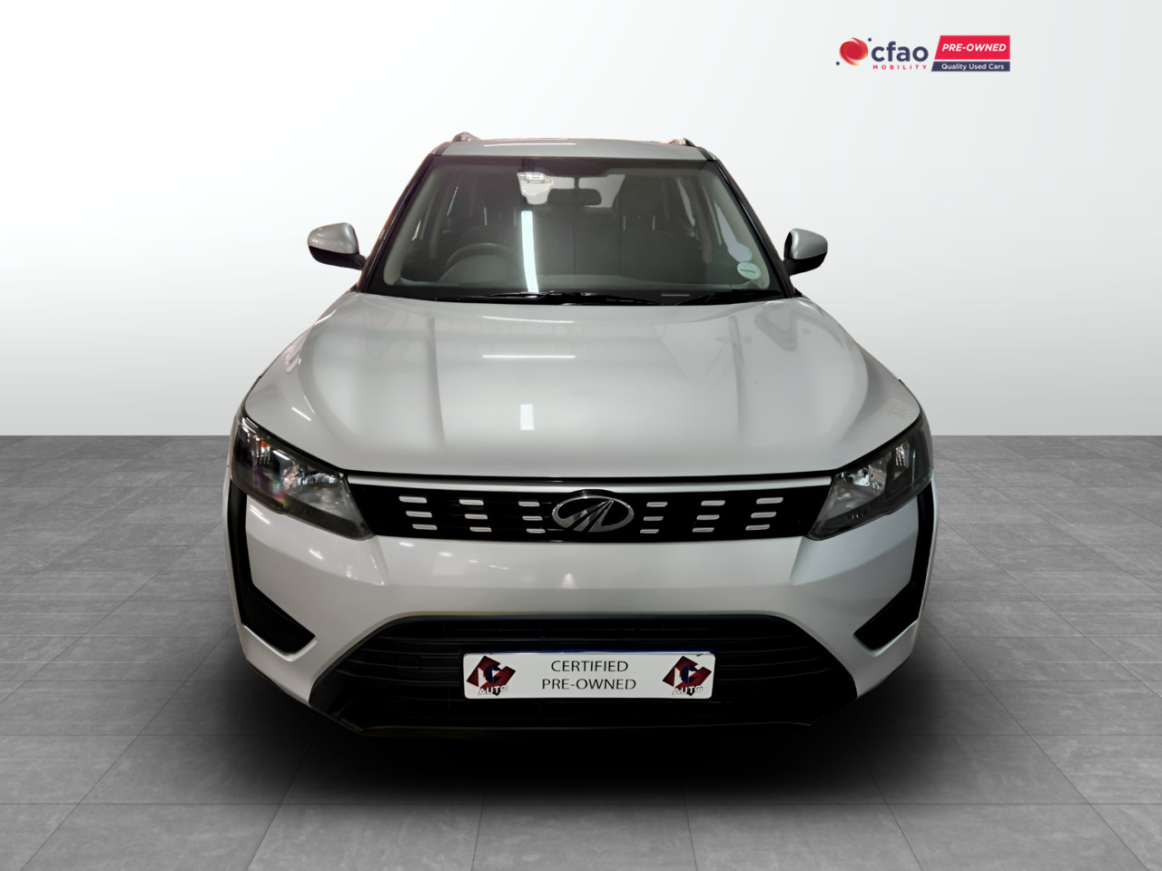 Mahindra XUV300 1.2T W6