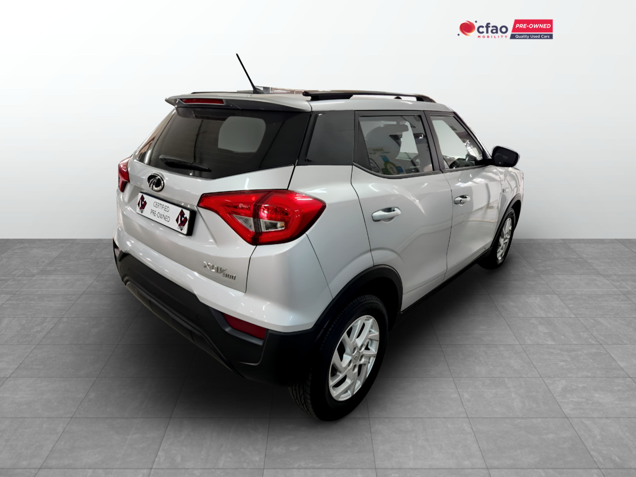 Mahindra XUV300 1.2T W6
