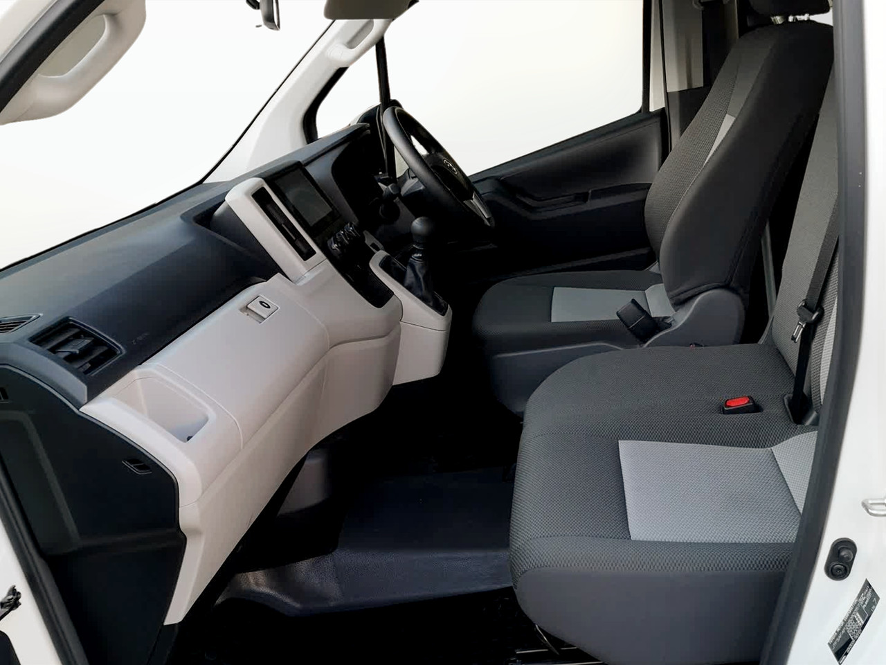Toyota QUANTUM 2.8 LWB CREWCAB F/C P/V