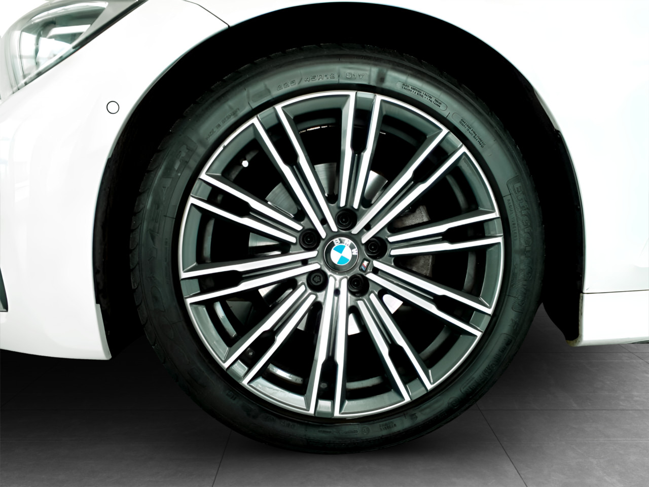 BMW 3 Series 320i M SPORT A/T