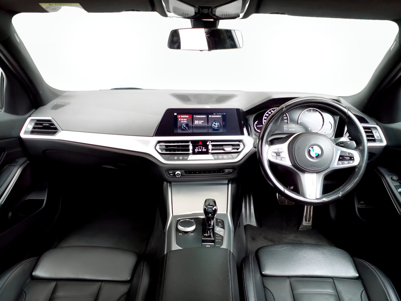BMW 3 Series 320i M SPORT A/T