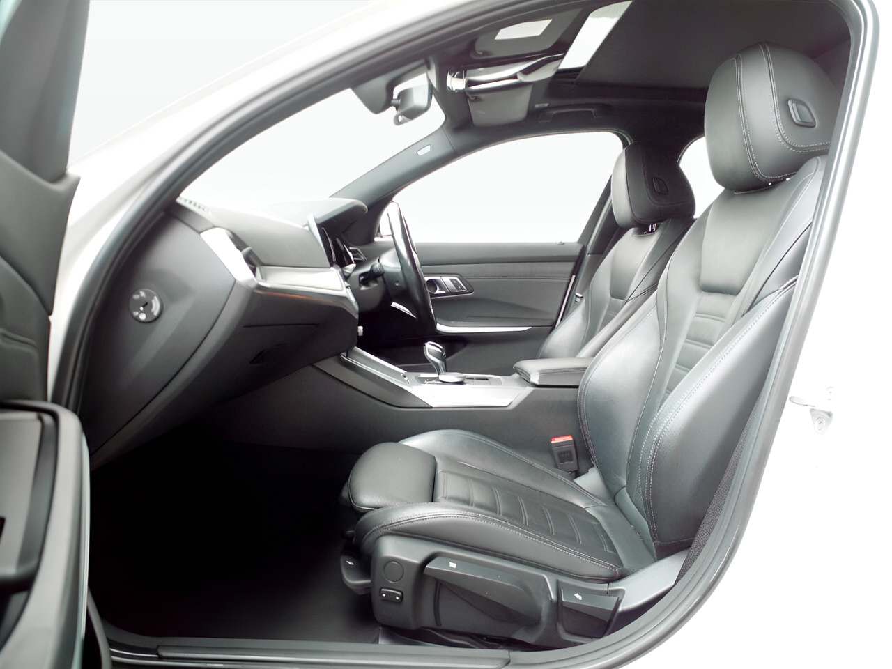 BMW 3 Series 320i M SPORT A/T