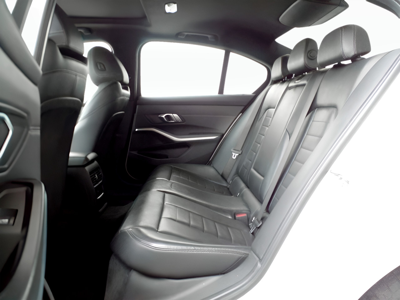 BMW 3 Series 320i M SPORT A/T