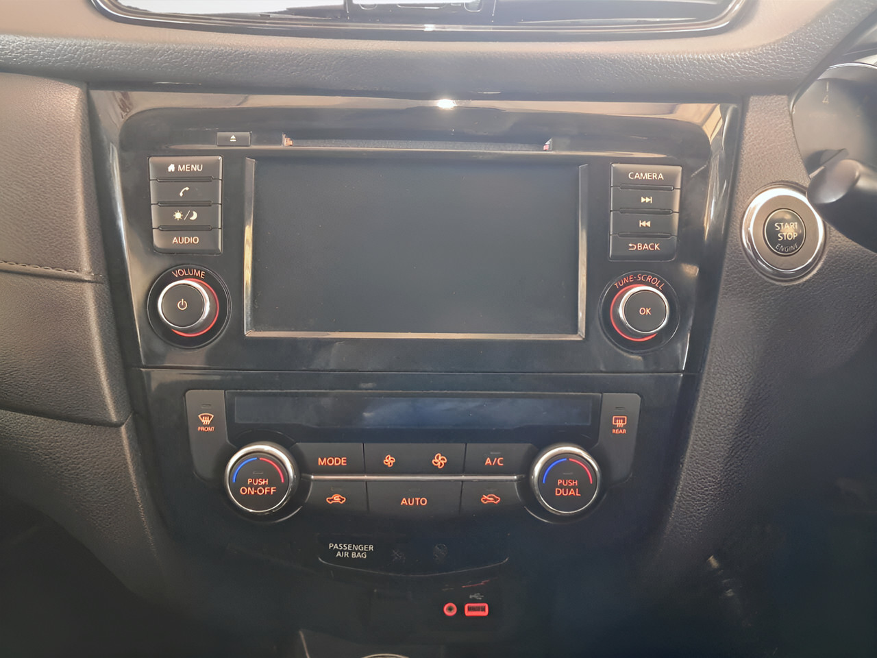 Nissan X-Trail 2.5 ACENTA 4X4 CVT 7s