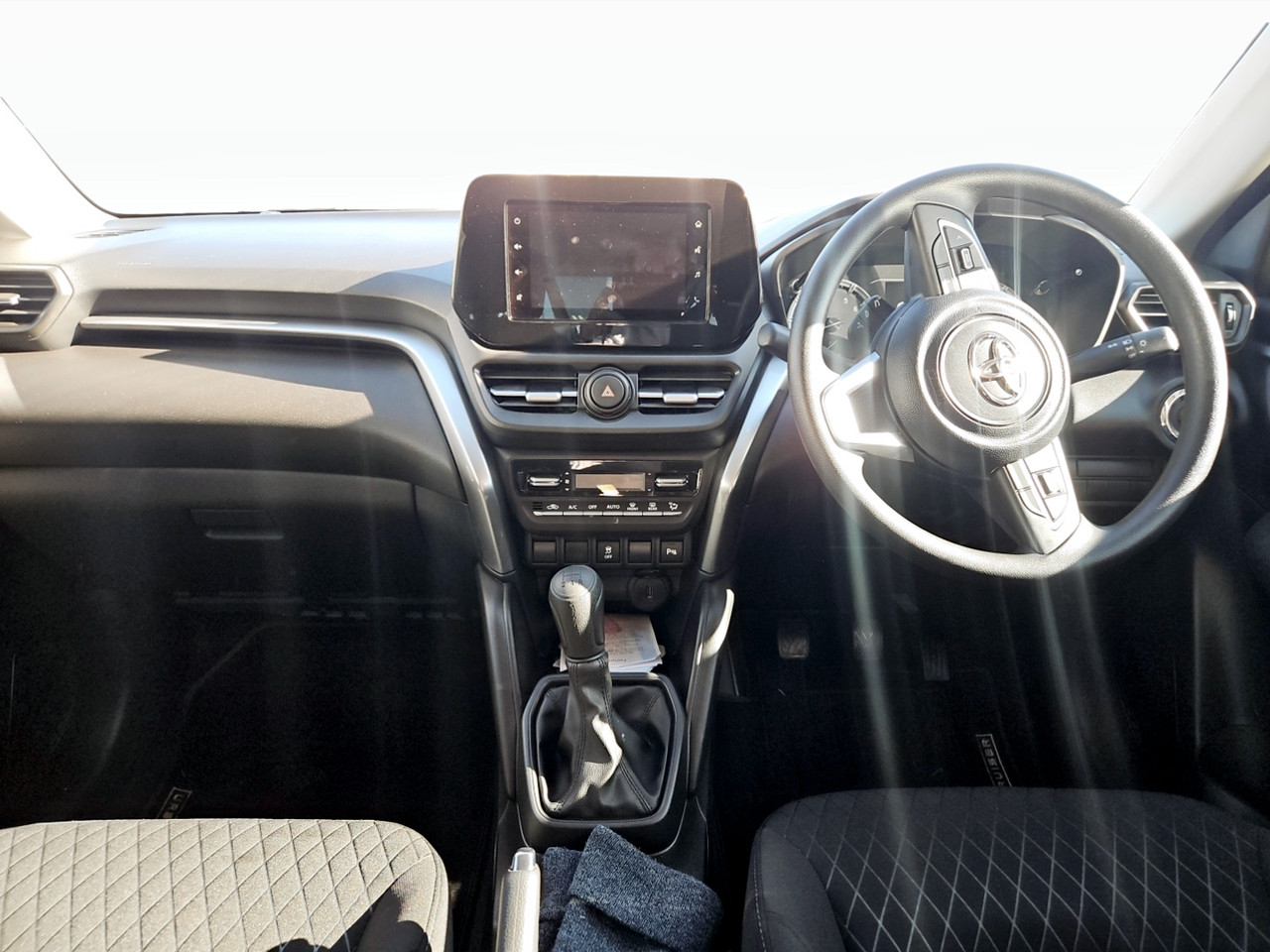 Toyota Urban Cruiser 1.5 XR MANUAL