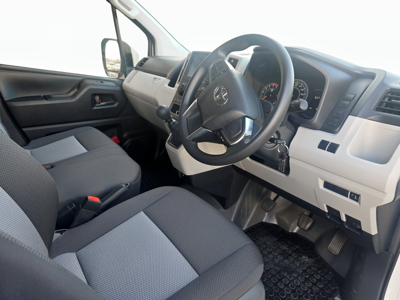 Toyota QUANTUM 2.8 LWB PANEL VAN MANUAL