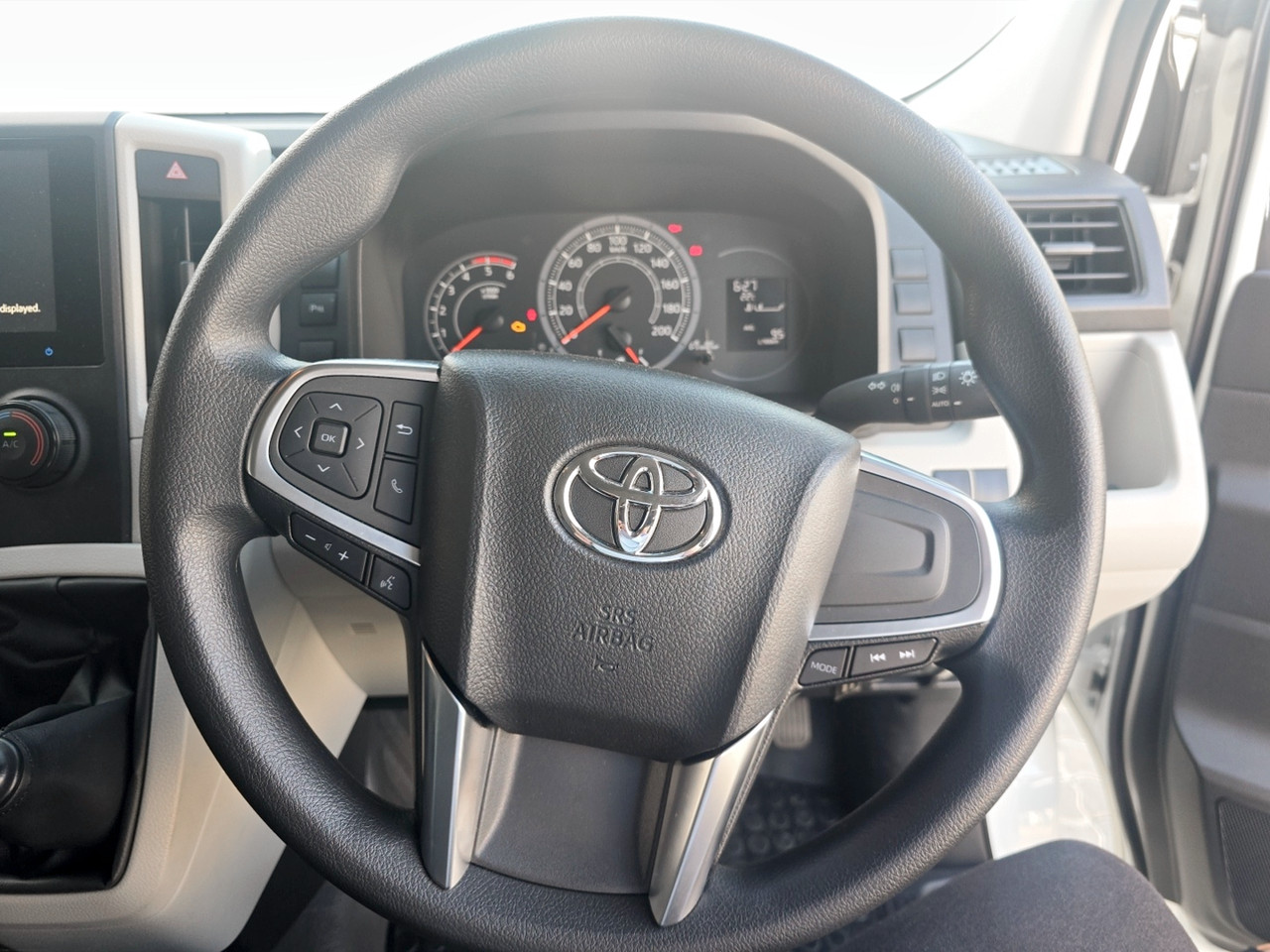 Toyota QUANTUM 2.8 LWB PANEL VAN MANUAL