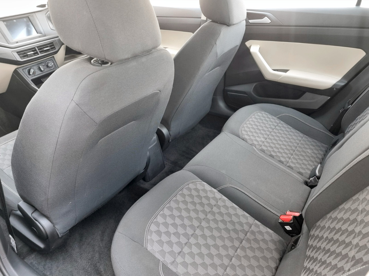 Volkswagen Polo SEDAN 1.6 MANUAL