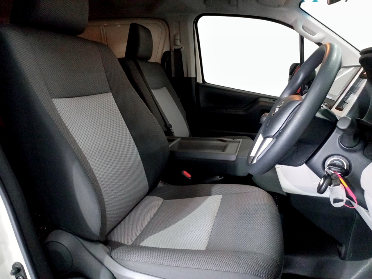 Toyota QUANTUM 2.8 LWB PANEL VAN MANUAL