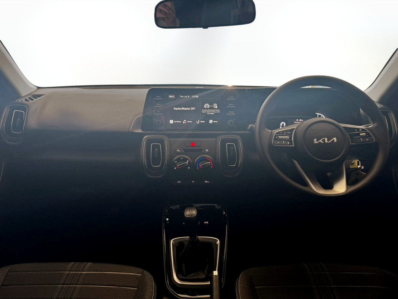 Kia SONET 1.5 LX MANUAL