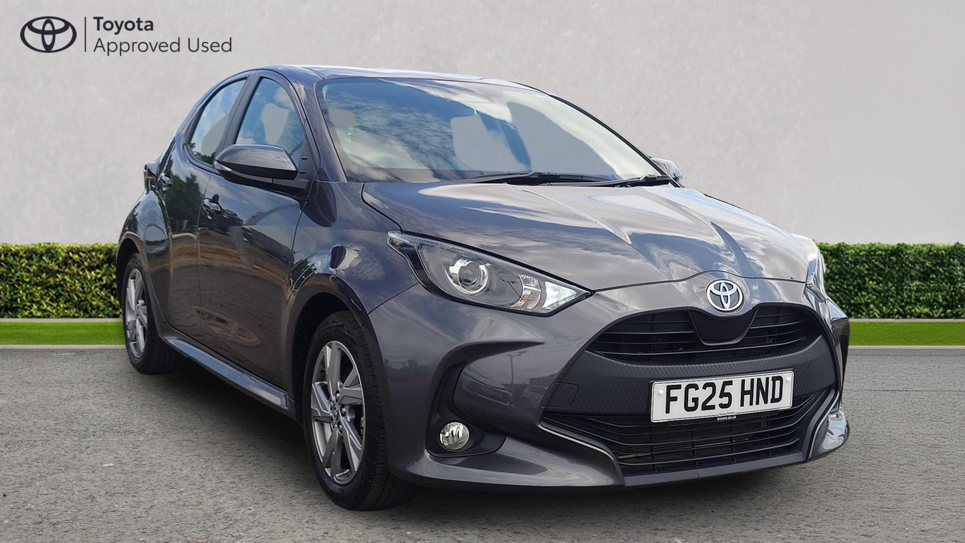 Toyota Yaris listing photo