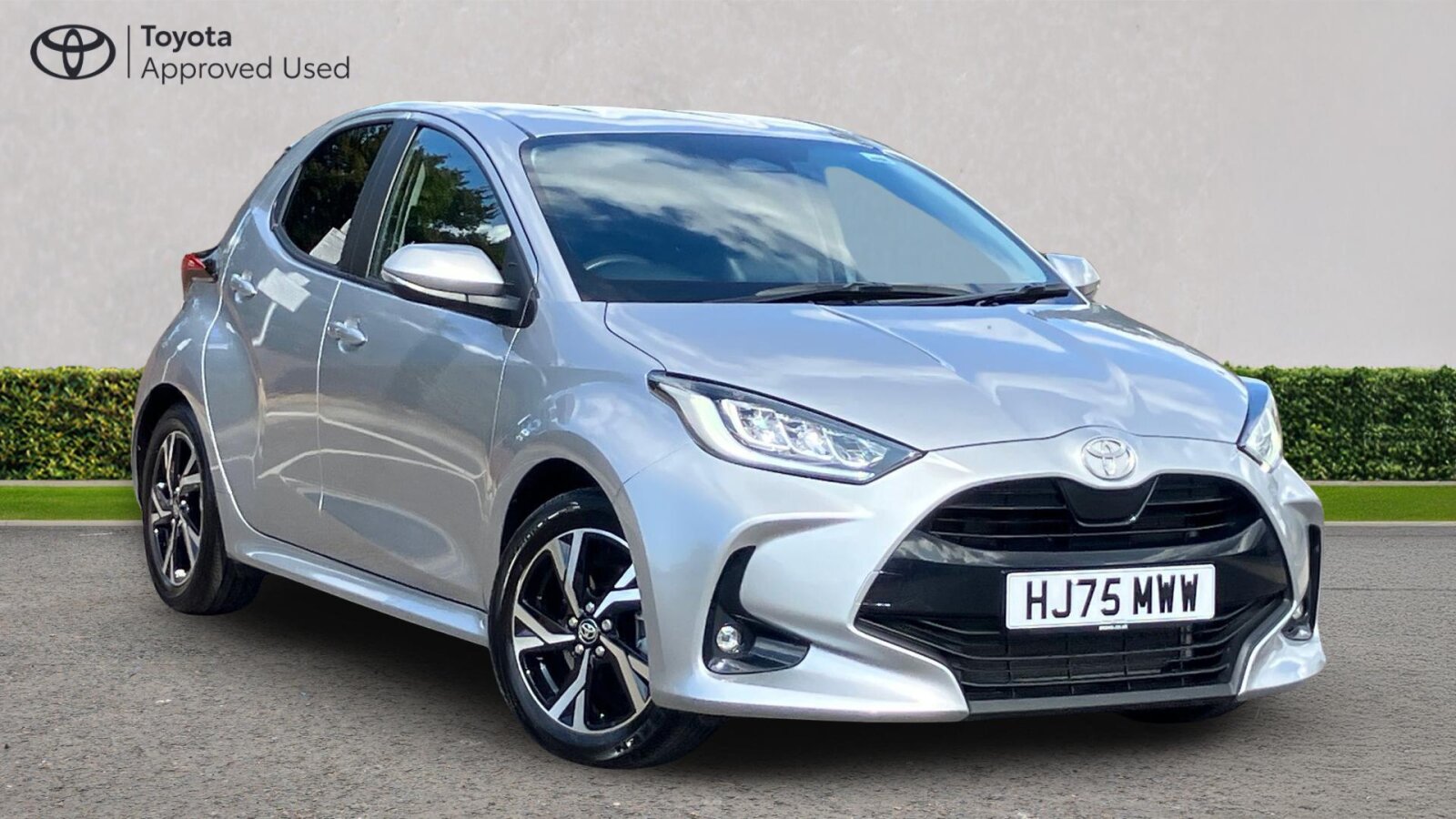 Toyota Yaris listing photo