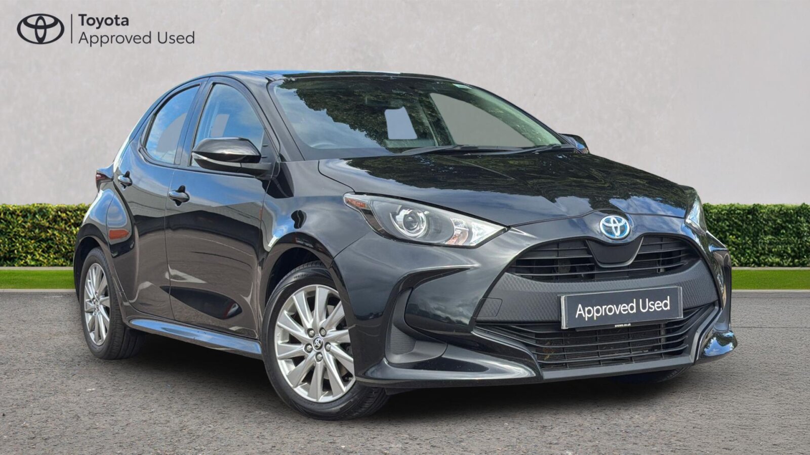 Toyota Yaris dealer public-web source image