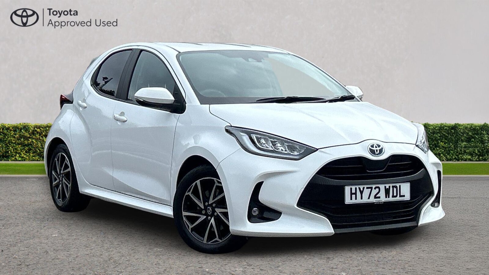 Toyota Yaris listing photo