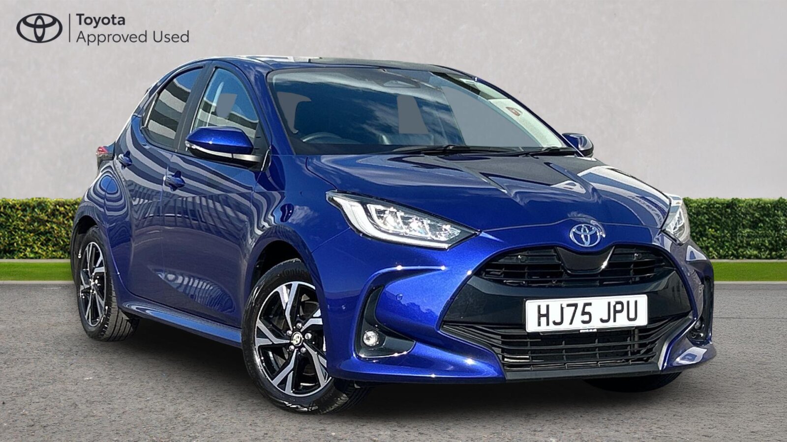Toyota Yaris listing photo