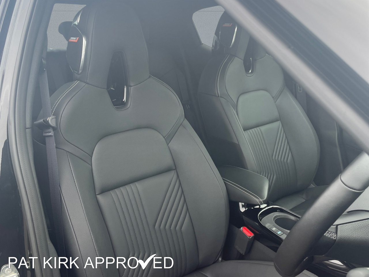2026 Nissan Juke 1.6 Hybrid Tekna 5dr Auto - vehicle photo 8 for sale on PureCar