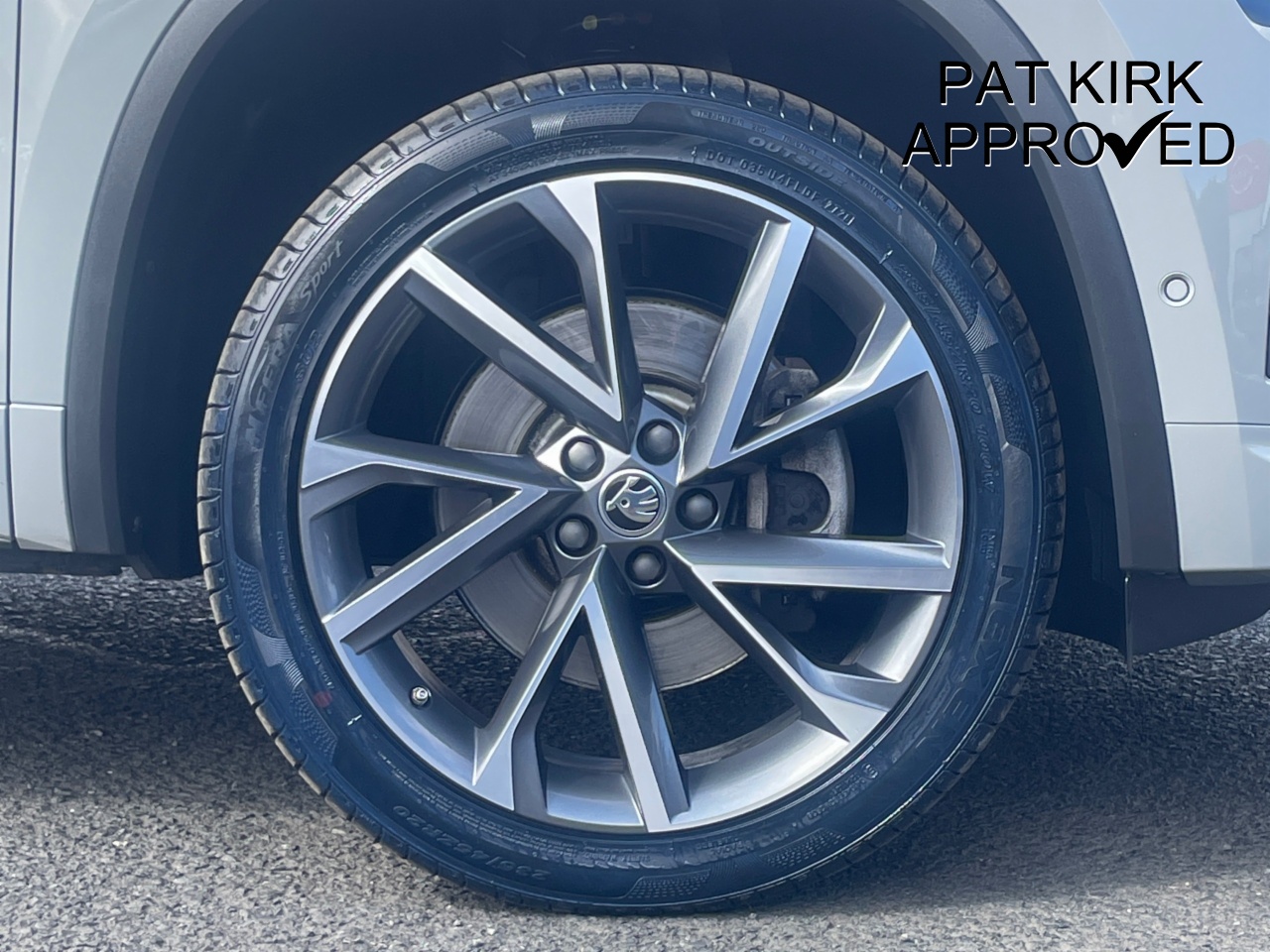 2024 Skoda KODIAQ 2.0 TDI 200 Sport Line 4x4 5dr DSG [7 Seat] - vehicle photo 8 for sale on PureCar