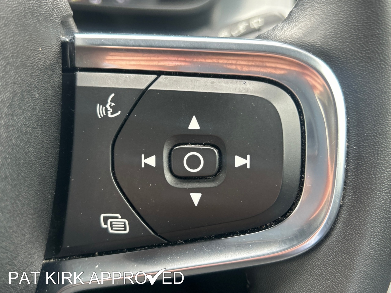 2023 Volvo XC40 1.5 T4 Recharge PHEV Plus Dark 5dr Auto - vehicle photo 20 for sale on PureCar