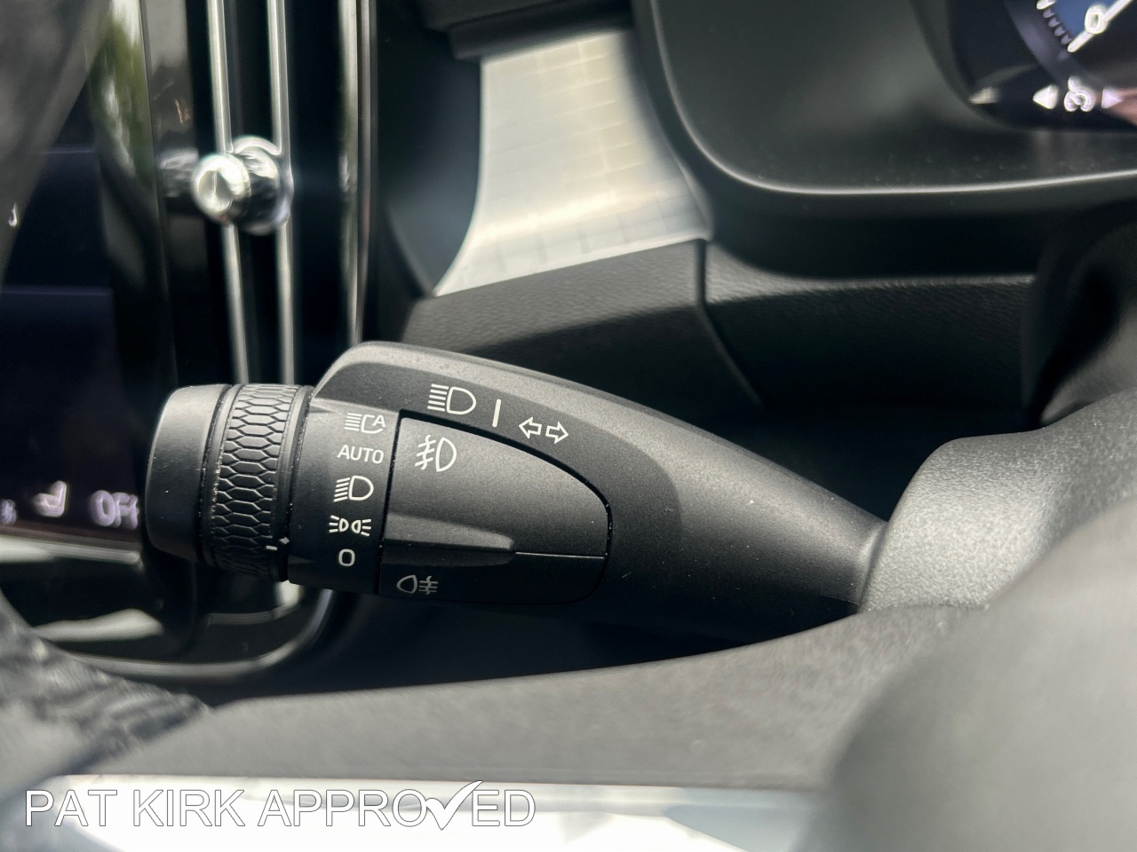 2023 Volvo XC40 1.5 T4 Recharge PHEV Plus Dark 5dr Auto - vehicle photo 35 for sale on PureCar