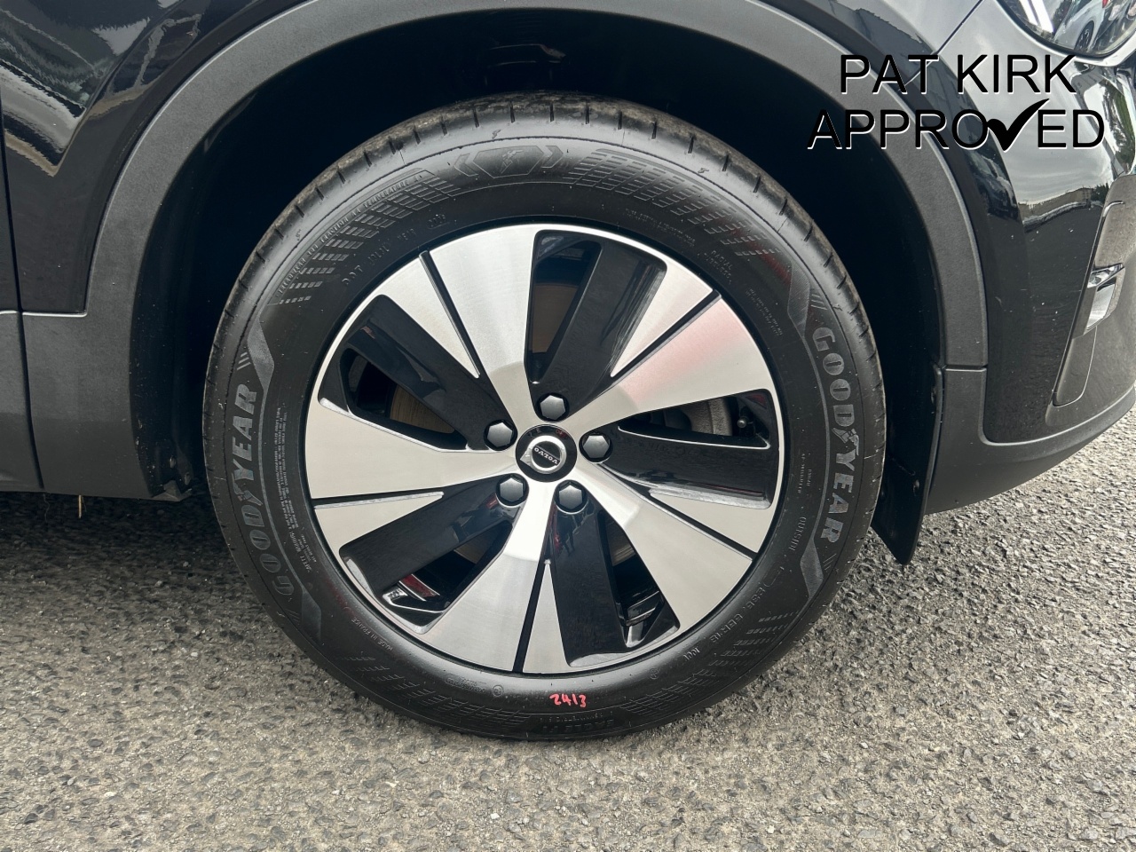 2023 Volvo XC40 1.5 T4 Recharge PHEV Plus Dark 5dr Auto - vehicle photo 8 for sale on PureCar