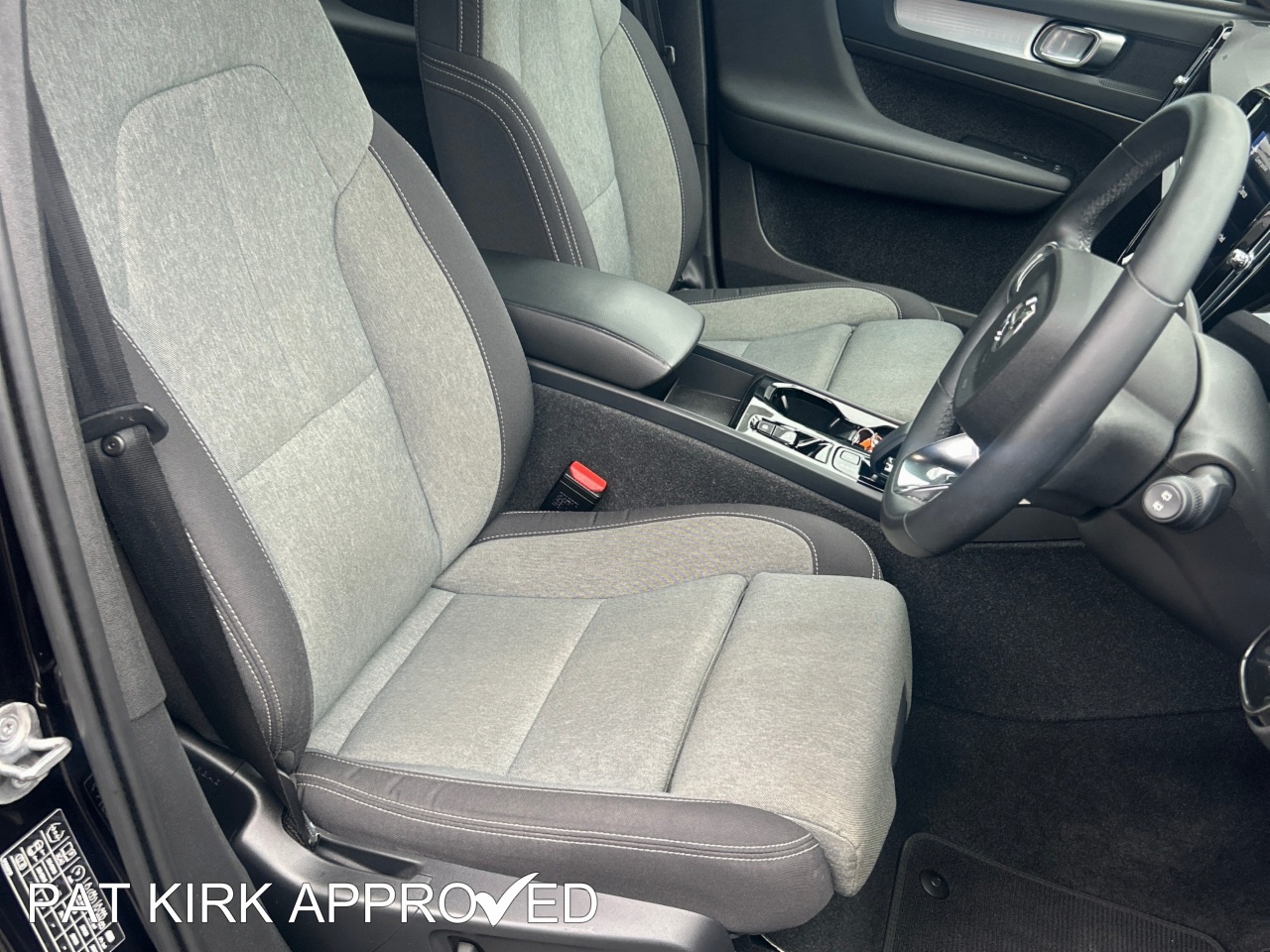 2023 Volvo XC40 1.5 T4 Recharge PHEV Plus Dark 5dr Auto - vehicle photo 9 for sale on PureCar