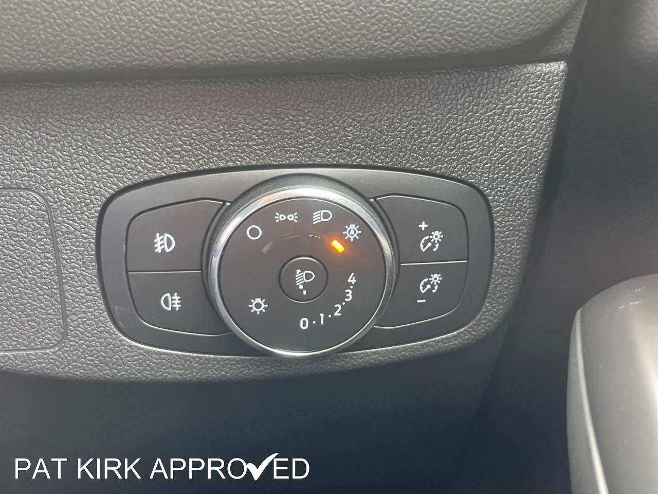 2024 Ford Focus 1.0 EcoBoost Hybrid mHEV ST-Line 5dr - vehicle photo 35 for sale on PureCar