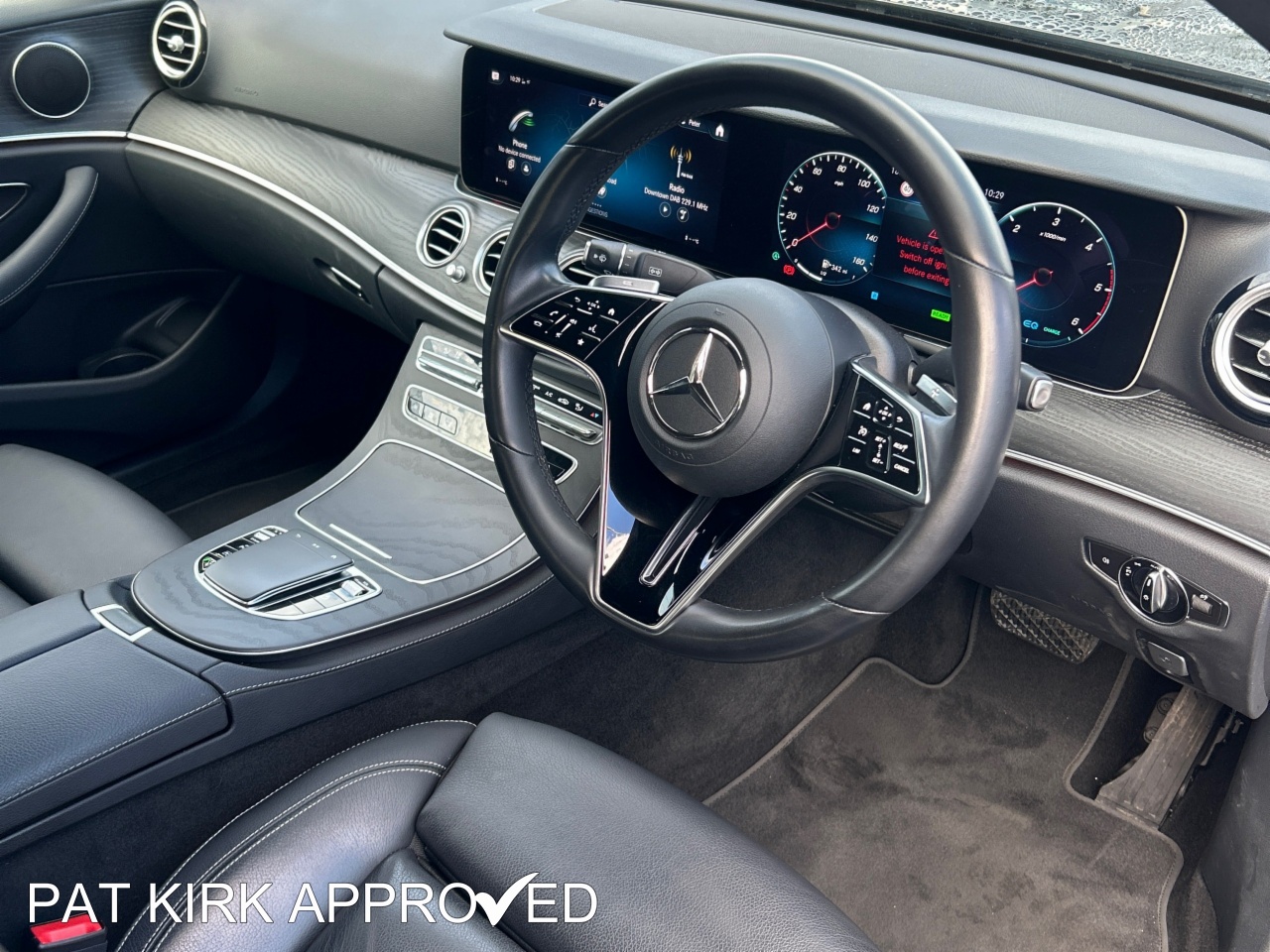 2022 MERCEDES E Class E220d 200 AMG Line Premium 4dr 9G-Tronic - vehicle photo 4 for sale on PureCar