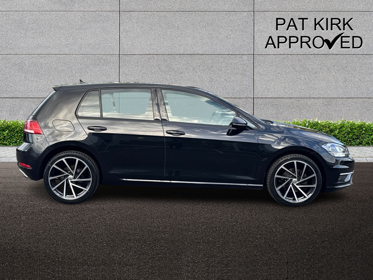 2019 Volkswagen Golf 1.6 TDI Match 5dr - vehicle photo 3 for sale on PureCar