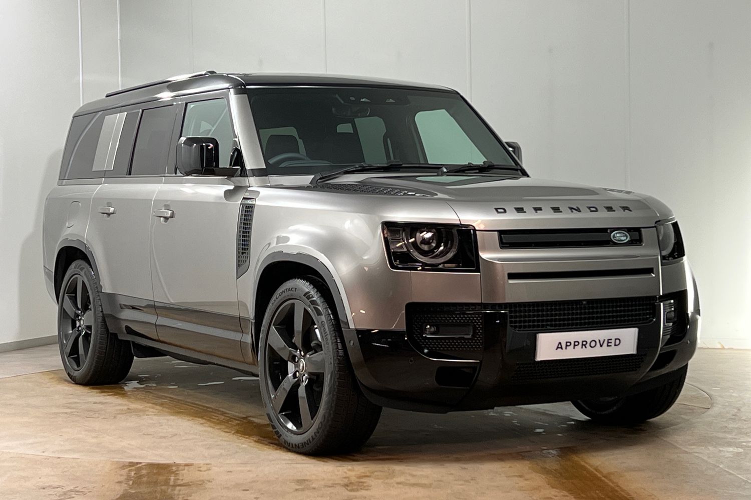 Land Rover Defender 130 listing photo
