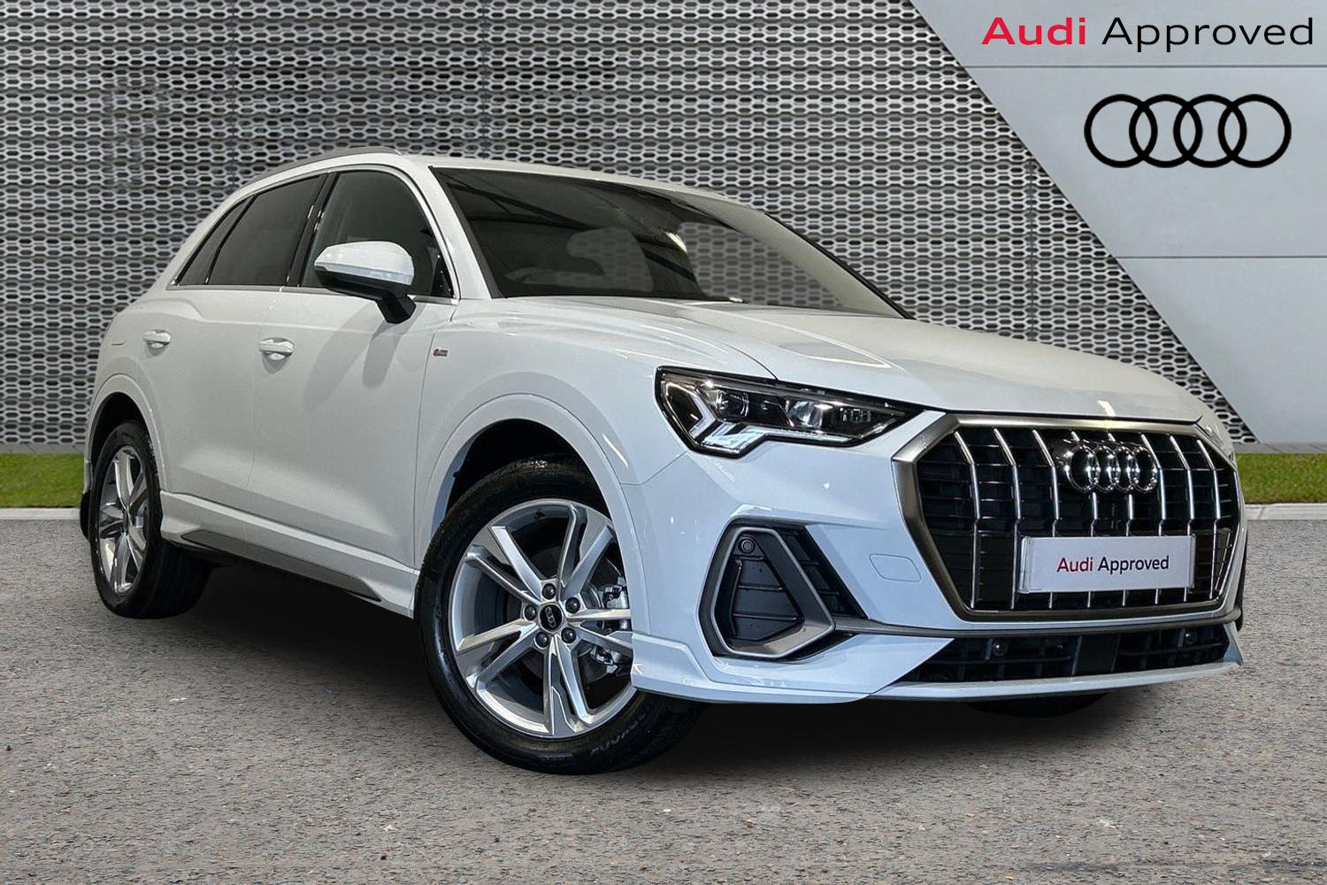 Audi Q3 listing photo