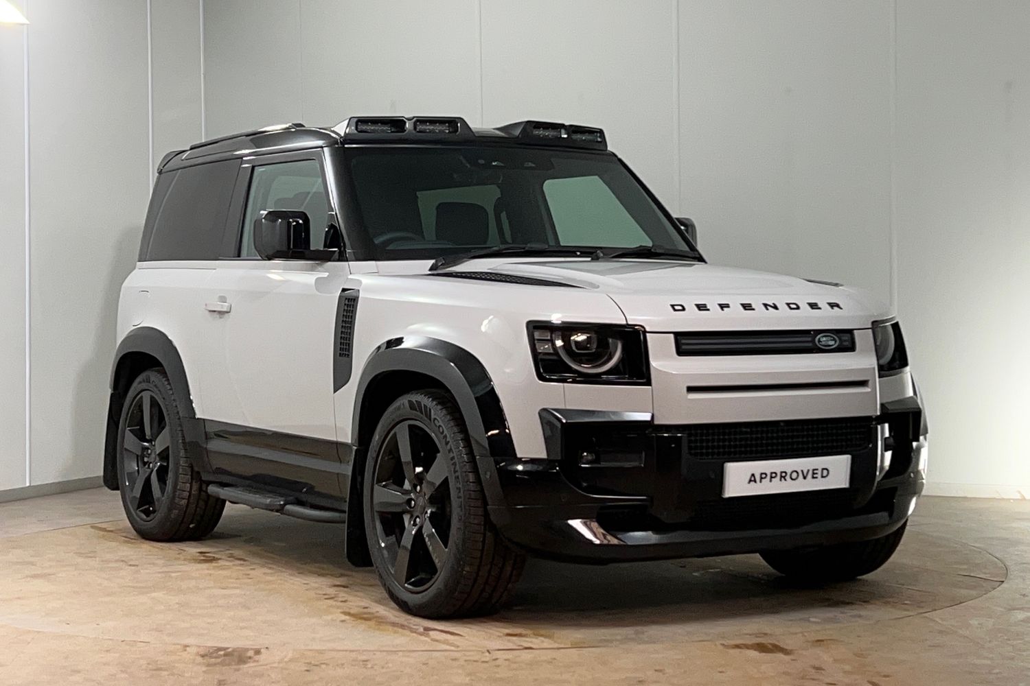 Land Rover Defender 90 listing photo