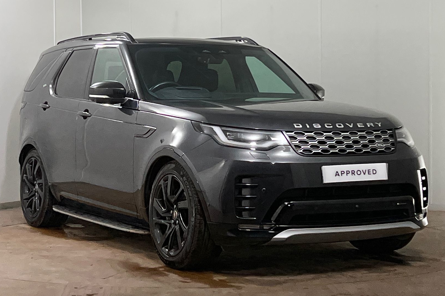 Land Rover Discovery listing photo