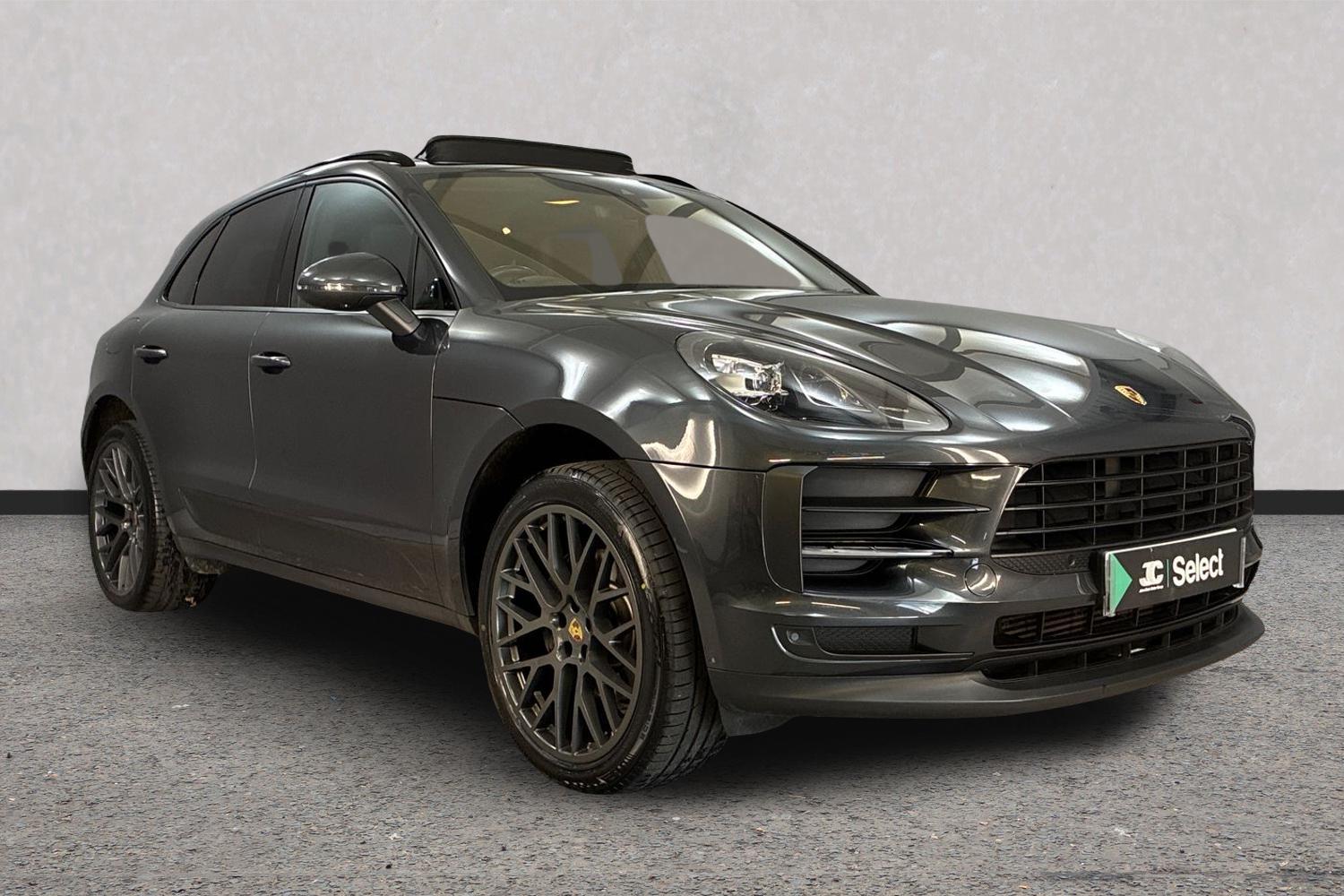 Porsche Macan listing photo