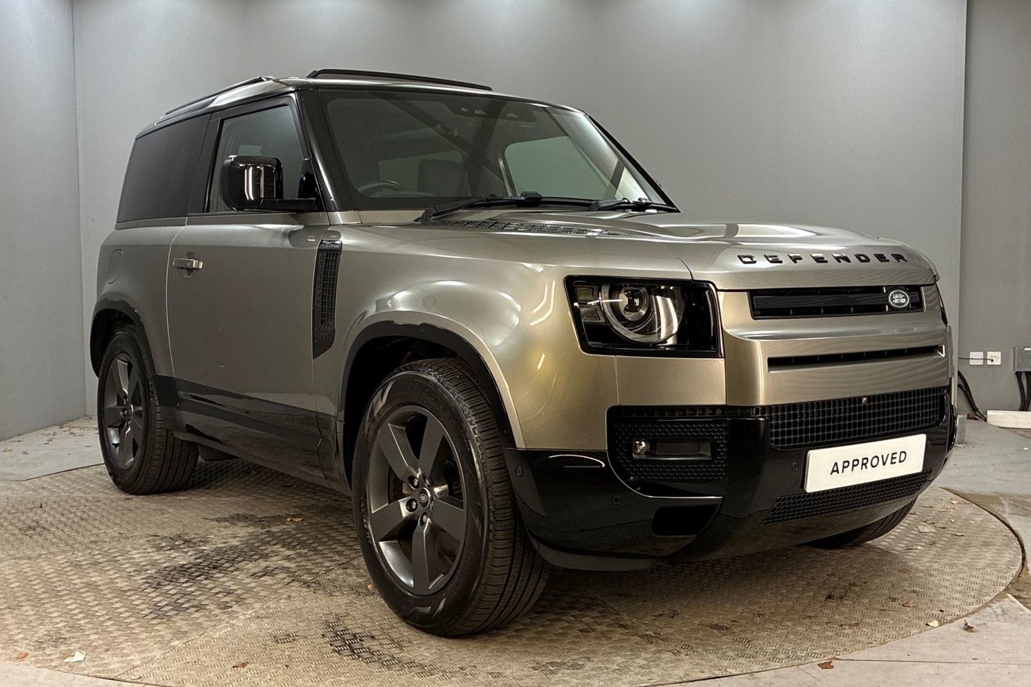 Land Rover Defender 90 listing photo