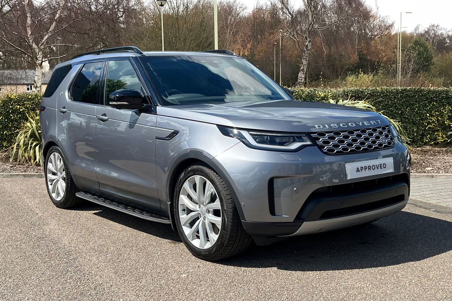 Land Rover Discovery listing photo